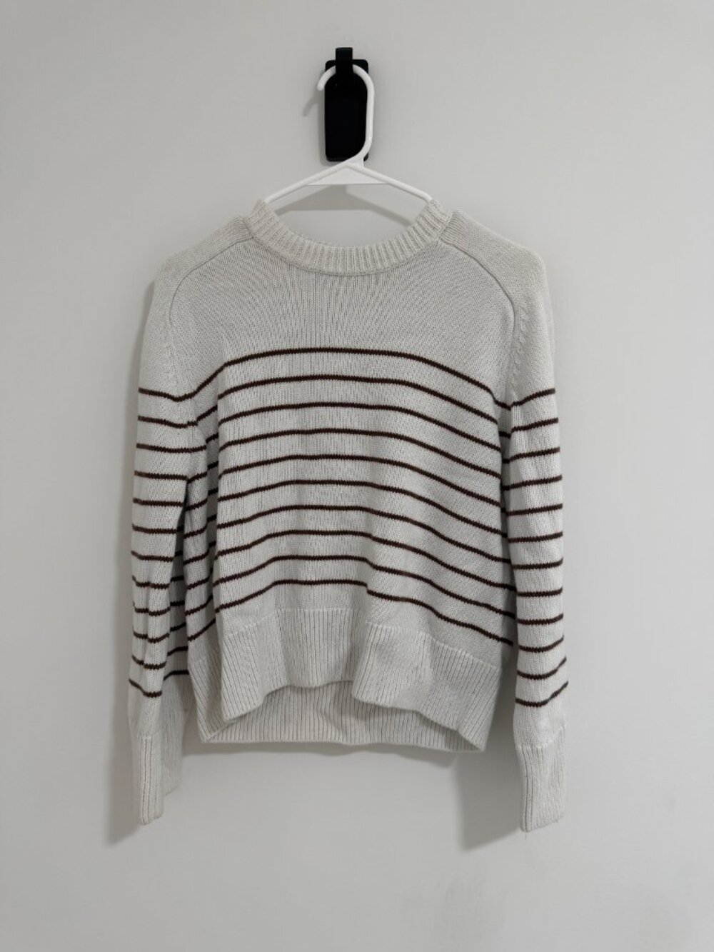 Abercrombie Cream Brown Striped Crewneck Sweater XS